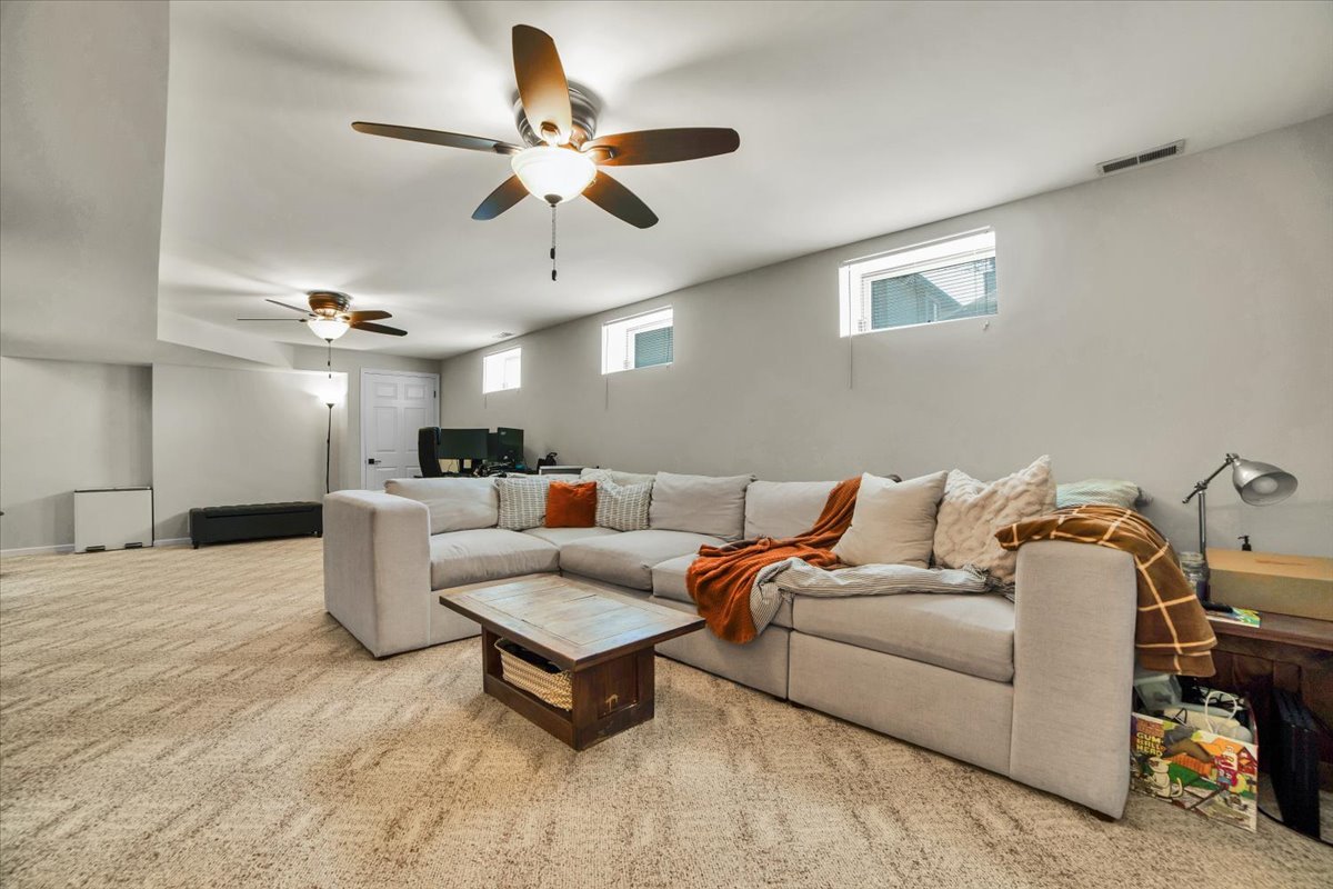 505 Cambridge Lane, Shorewood, IL 60404