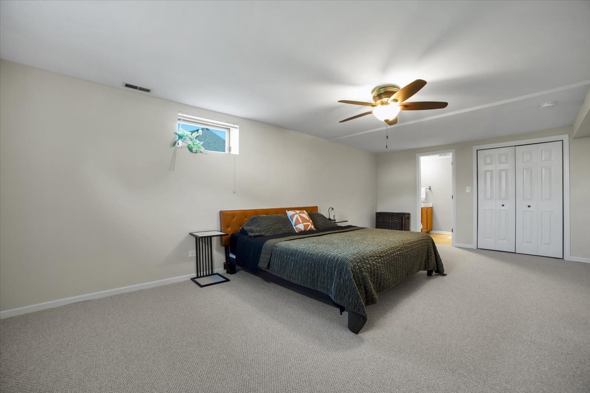 505 Cambridge Lane, Shorewood, IL 60404