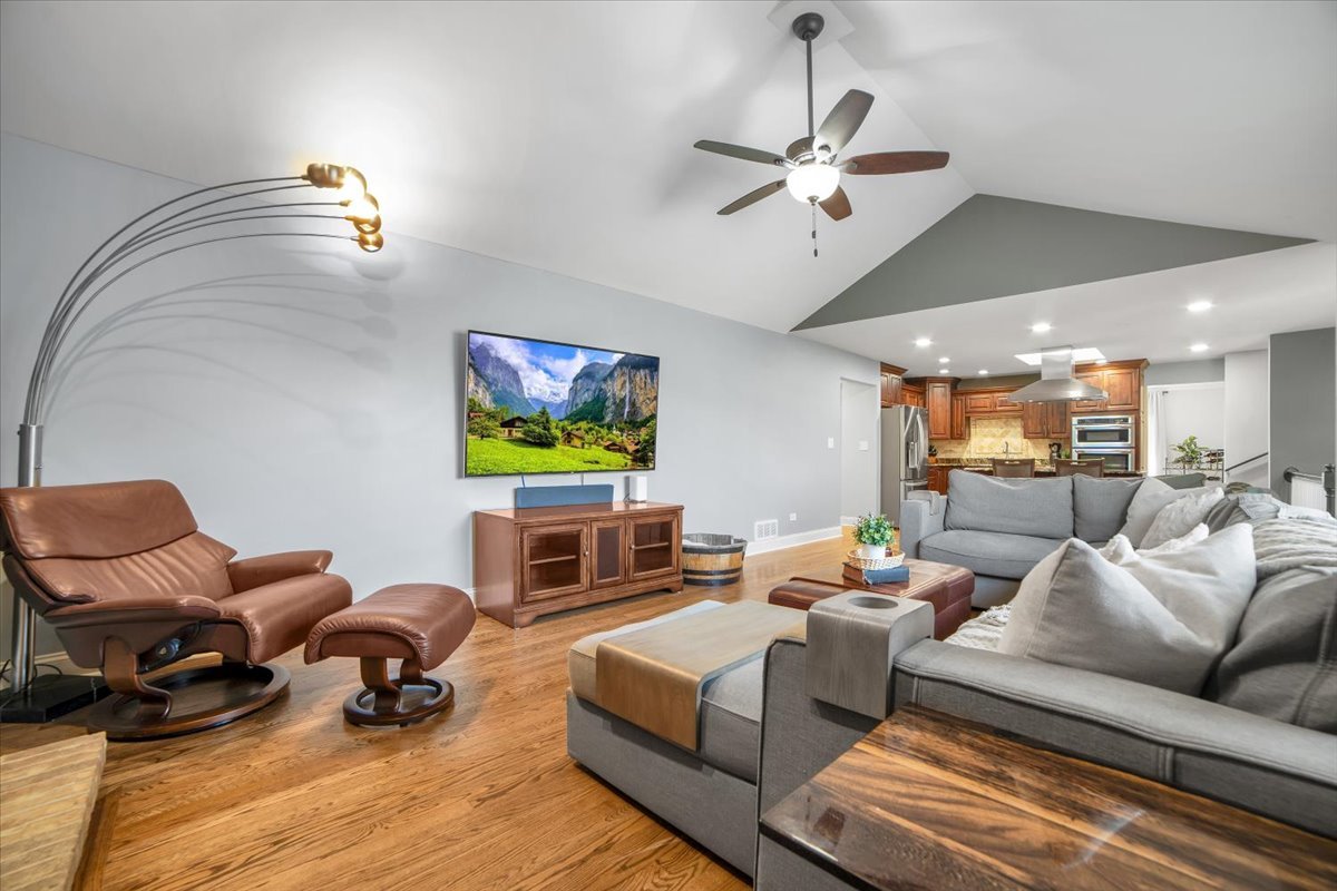 505 Cambridge Lane, Shorewood, IL 60404