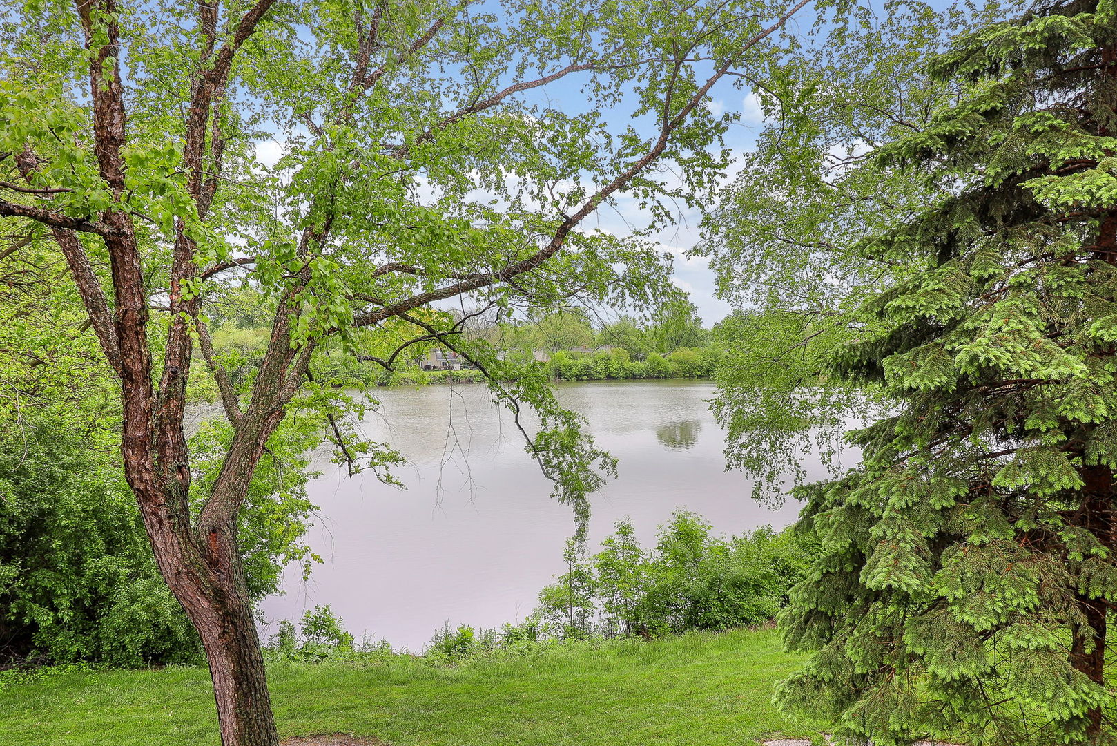 1782 Gloucester Court #B, Wheaton, IL 60189