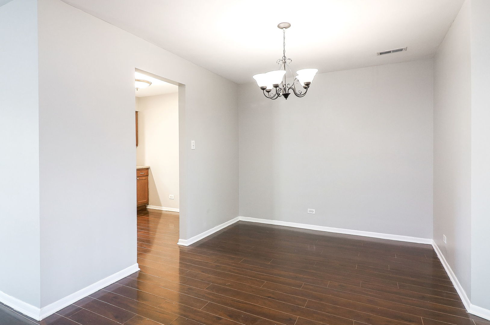 1782 Gloucester Court #B, Wheaton, IL 60189