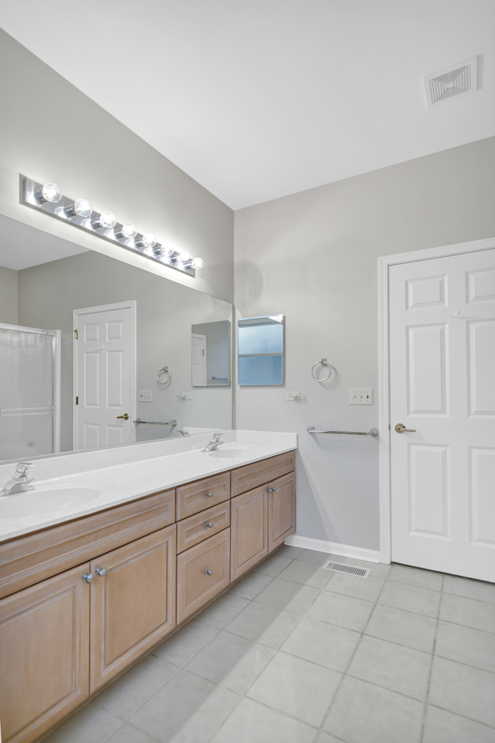 12036 Sweetwater Lane, Huntley, IL 60142