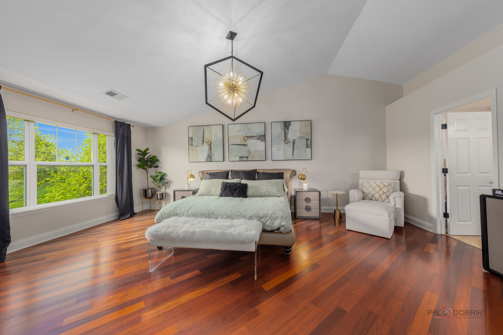 1902 CRENSHAW Circle, Vernon Hills, IL 60061