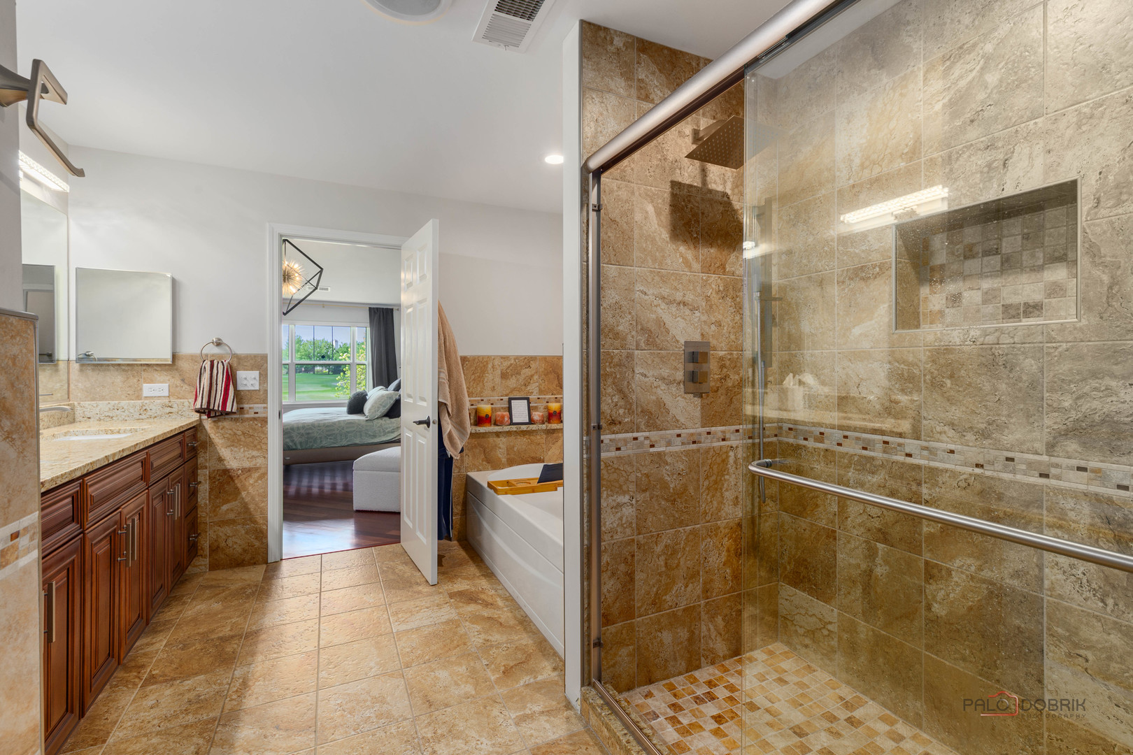 1902 CRENSHAW Circle, Vernon Hills, IL 60061