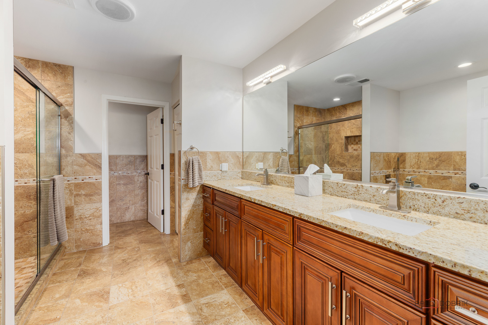 1902 CRENSHAW Circle, Vernon Hills, IL 60061