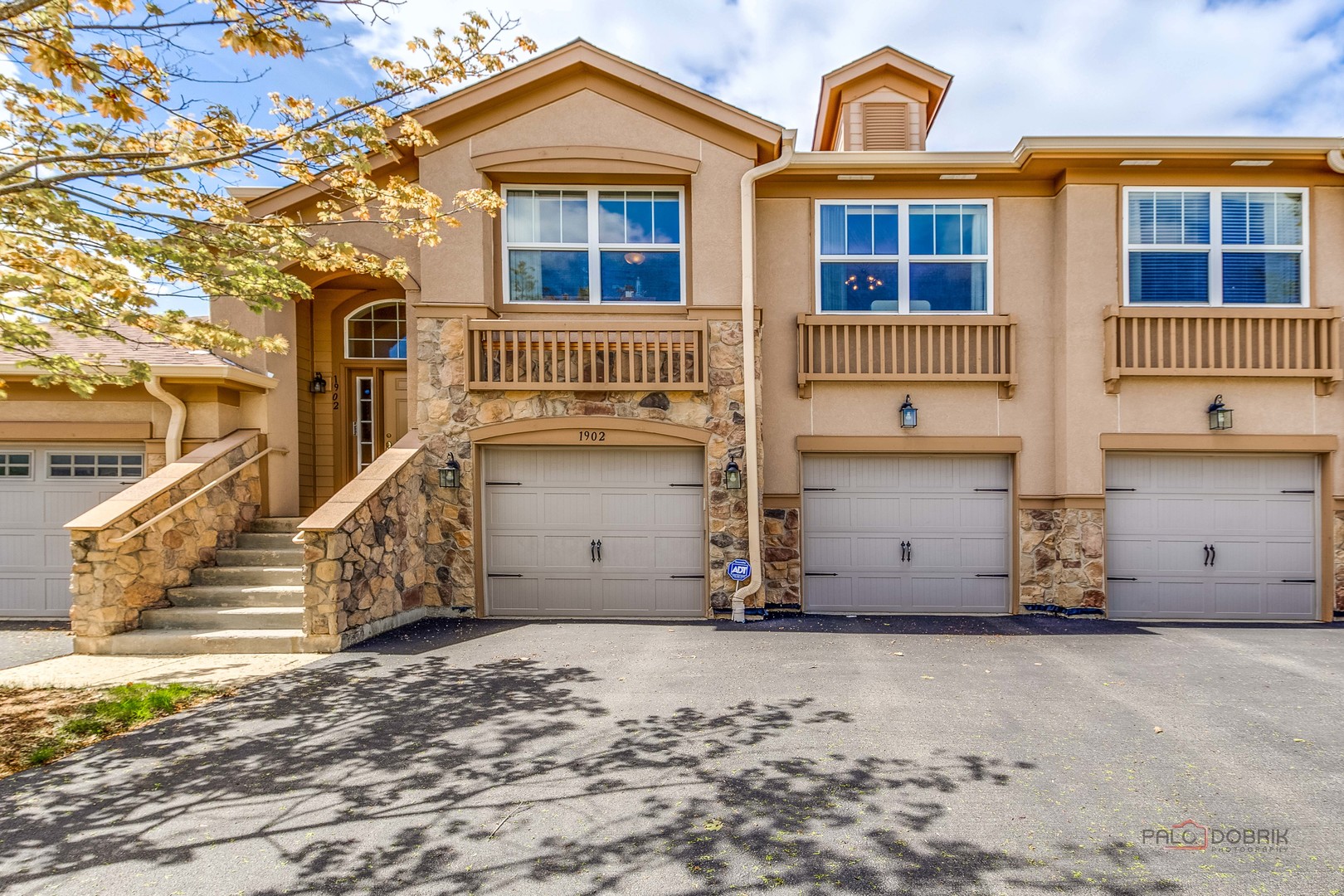 1902 CRENSHAW Circle, Vernon Hills, IL 60061