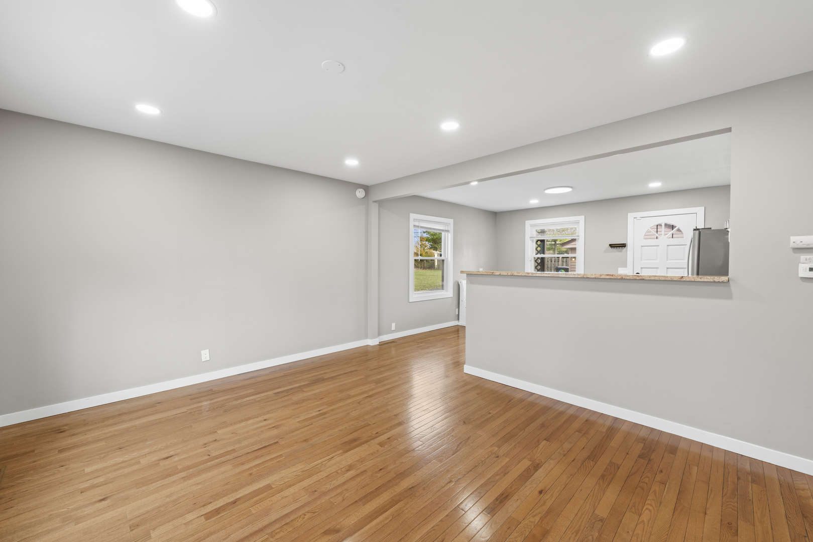 25 Mccabe Drive, Streamwood, IL 60107