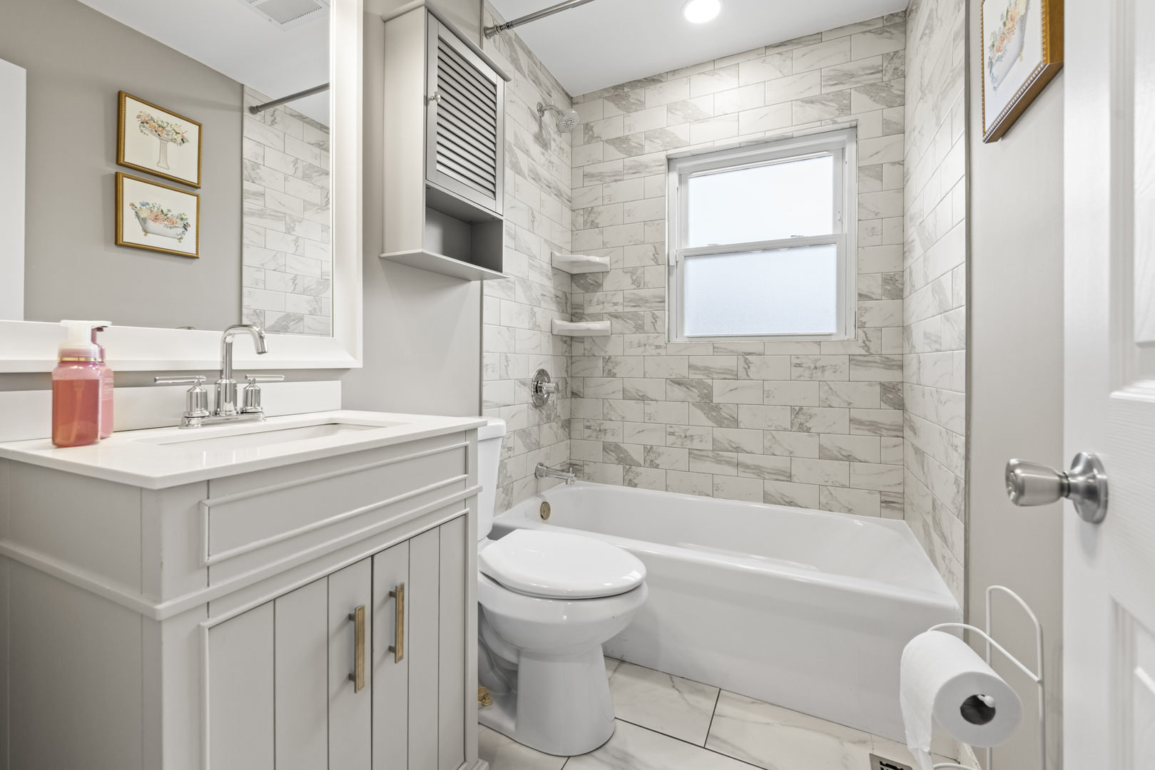 25 Mccabe Drive, Streamwood, IL 60107