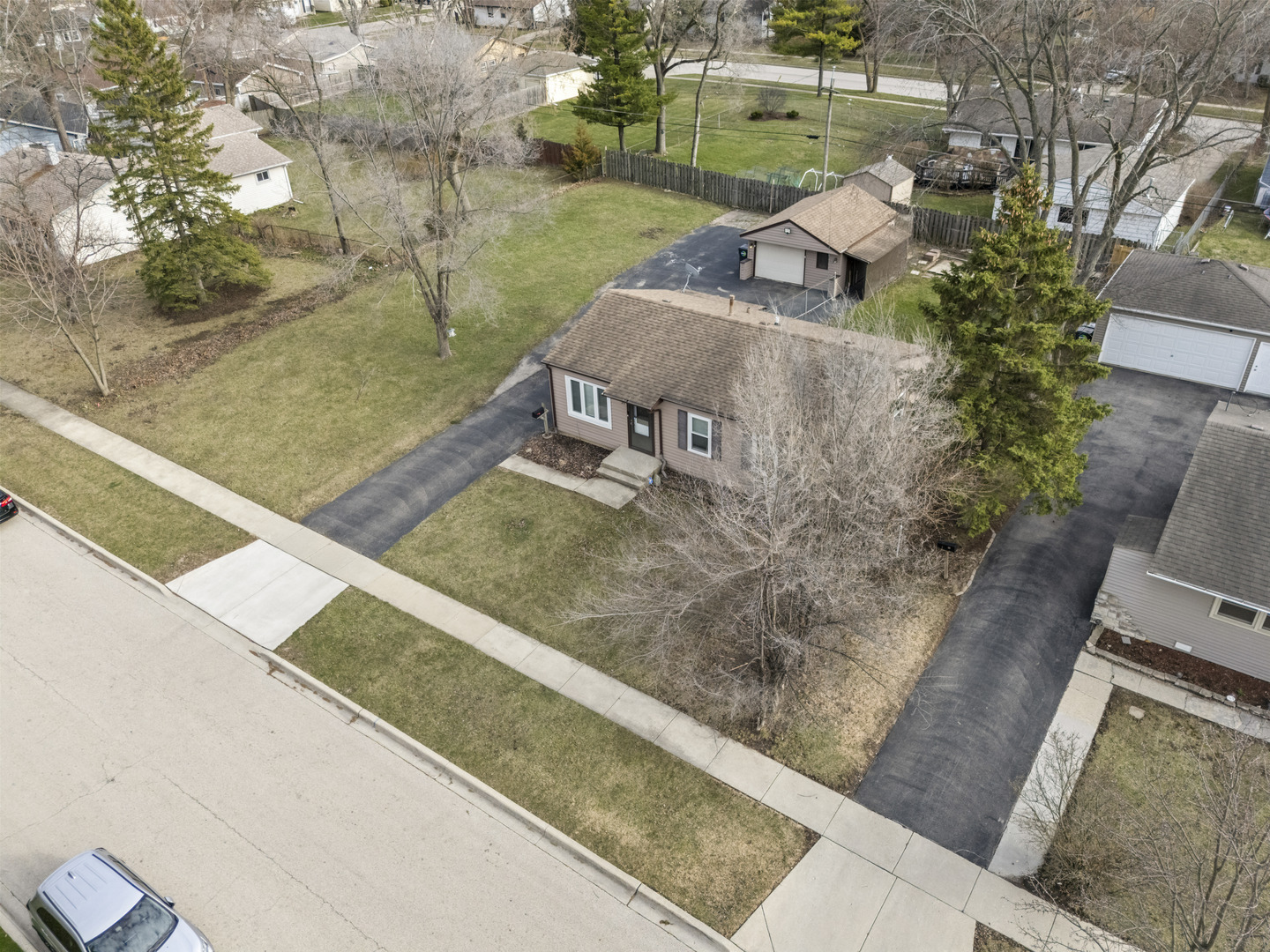 25 Mccabe Drive, Streamwood, IL 60107