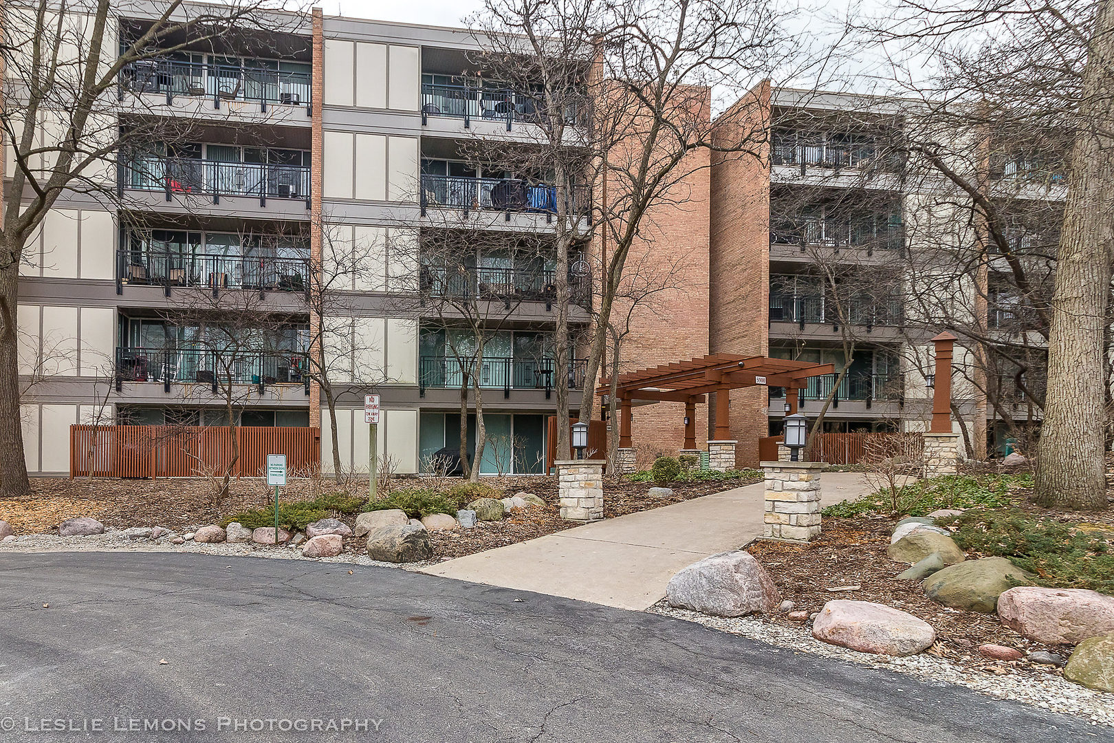 5900 OAKWOOD Drive #4D, Lisle, IL 60532