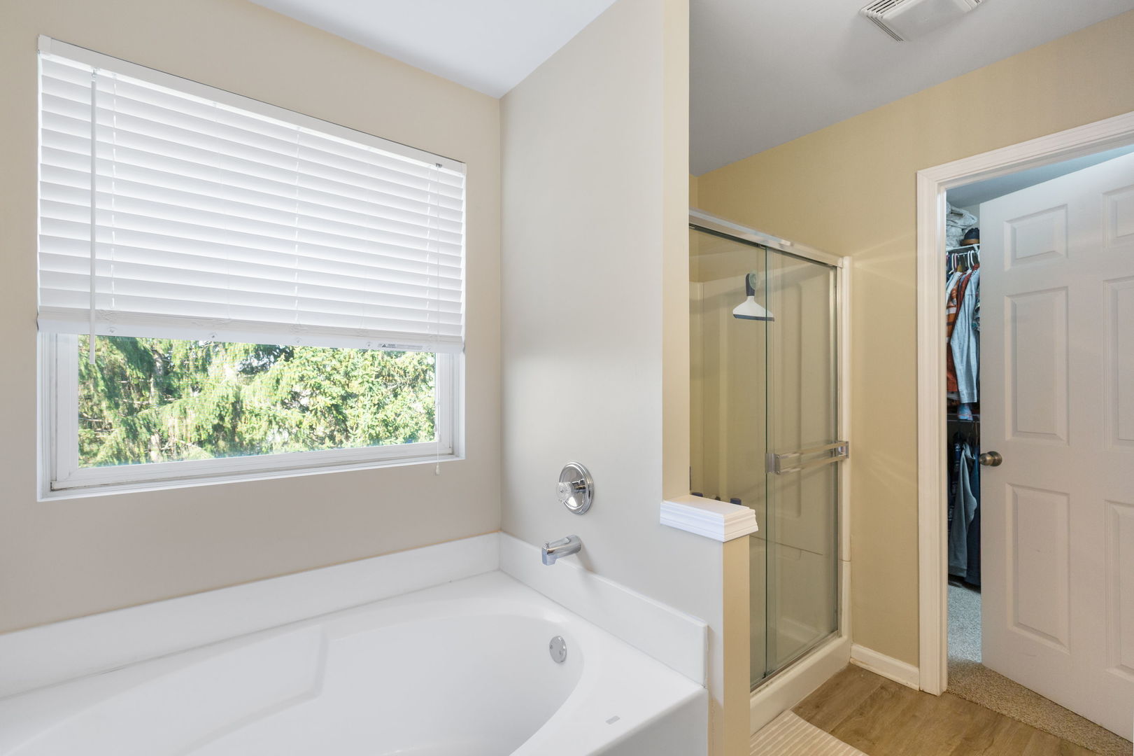 2704 Bay View Circle #2704, Algonquin, IL 60102