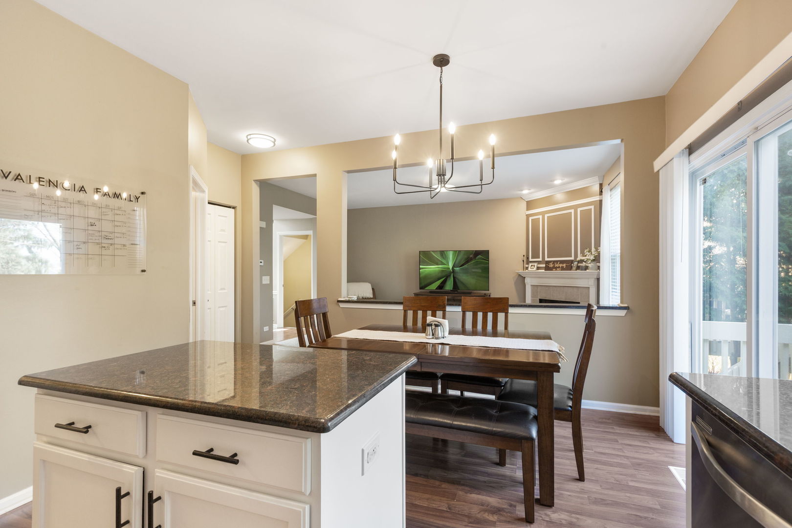 2704 Bay View Circle #2704, Algonquin, IL 60102