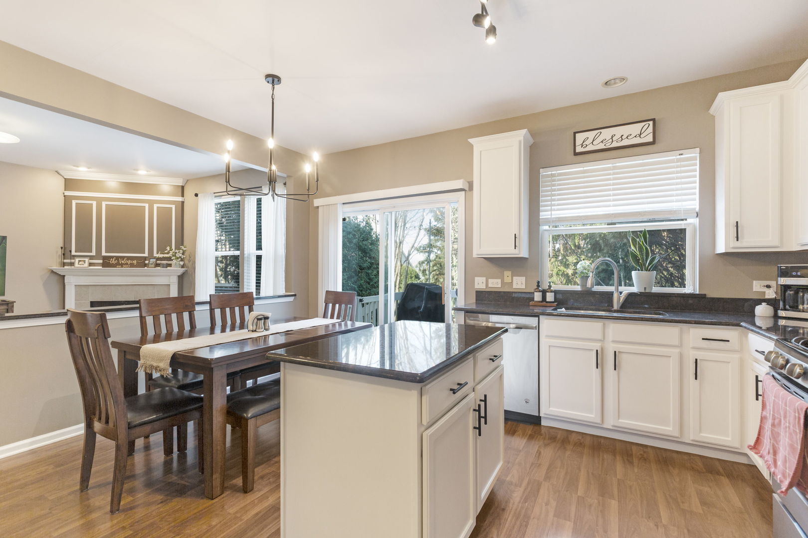 2704 Bay View Circle #2704, Algonquin, IL 60102