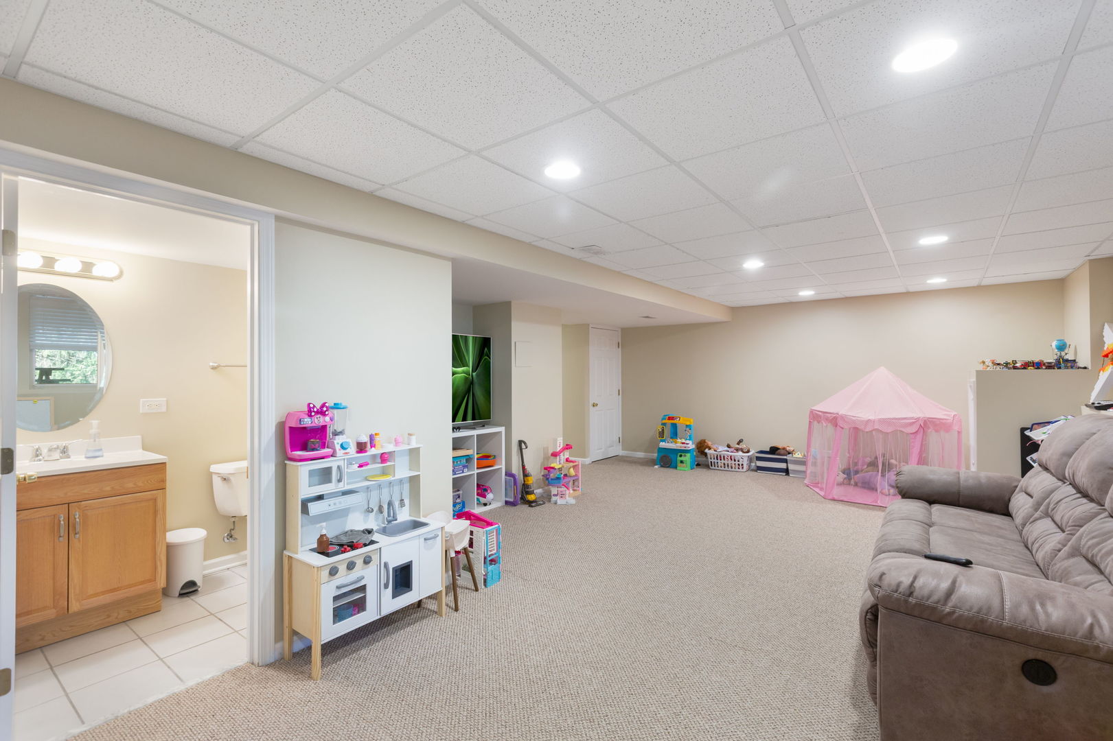 2704 Bay View Circle #2704, Algonquin, IL 60102