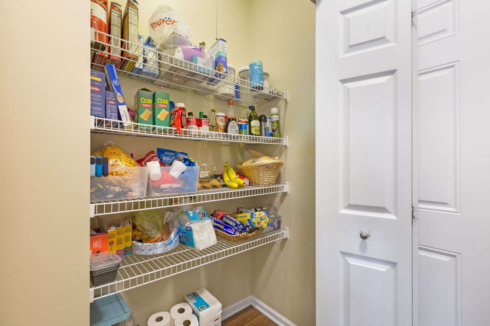 2704 Bay View Circle #2704, Algonquin, IL 60102