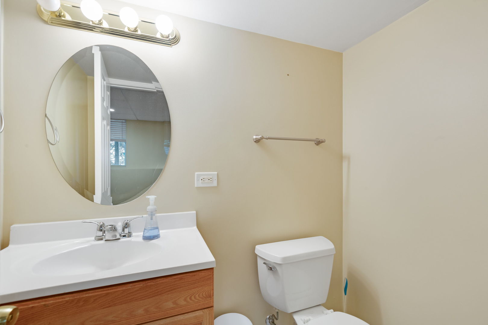 2704 Bay View Circle #2704, Algonquin, IL 60102