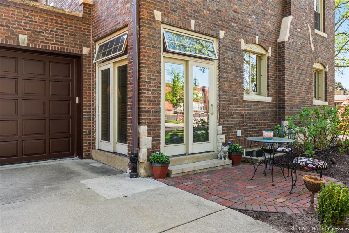 9955 S Hamilton Avenue, Chicago, IL 60643