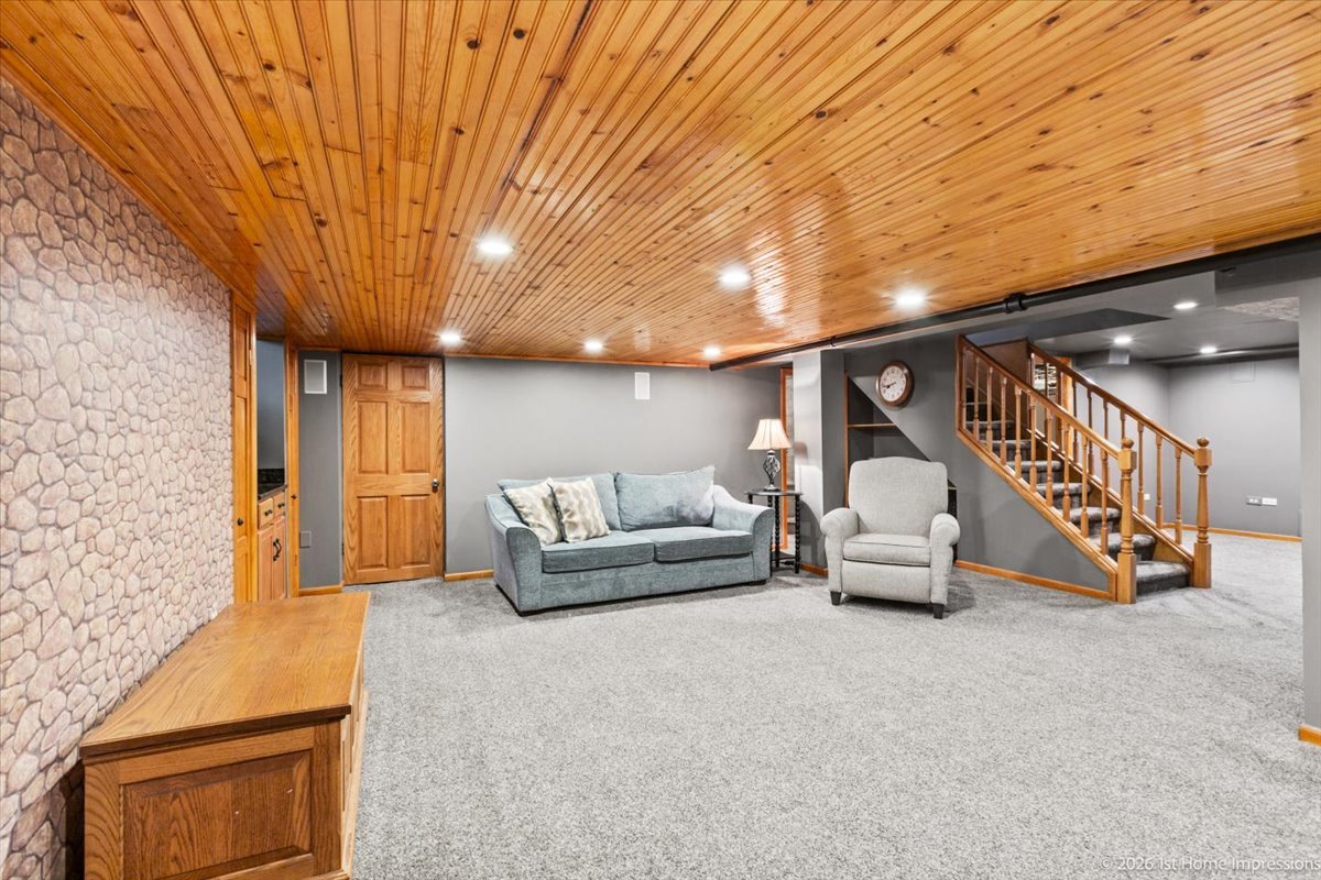 9955 S Hamilton Avenue, Chicago, IL 60643