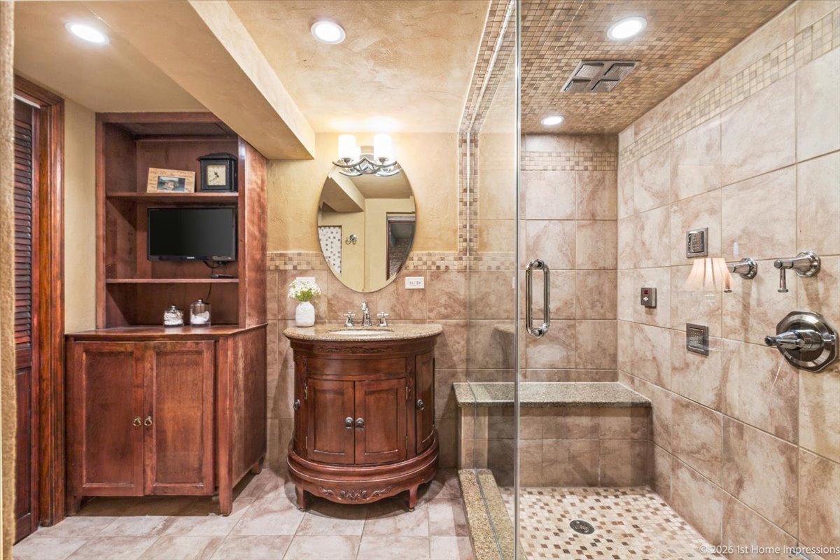 9955 S Hamilton Avenue, Chicago, IL 60643