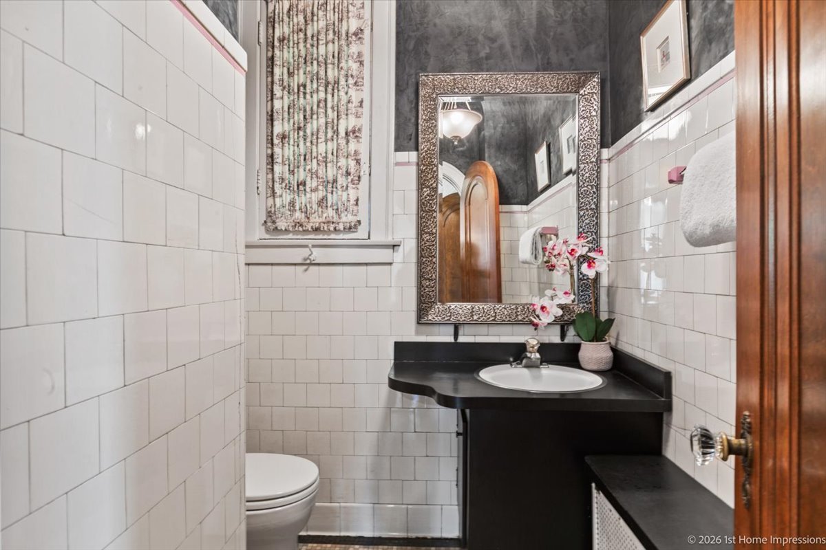 9955 S Hamilton Avenue, Chicago, IL 60643