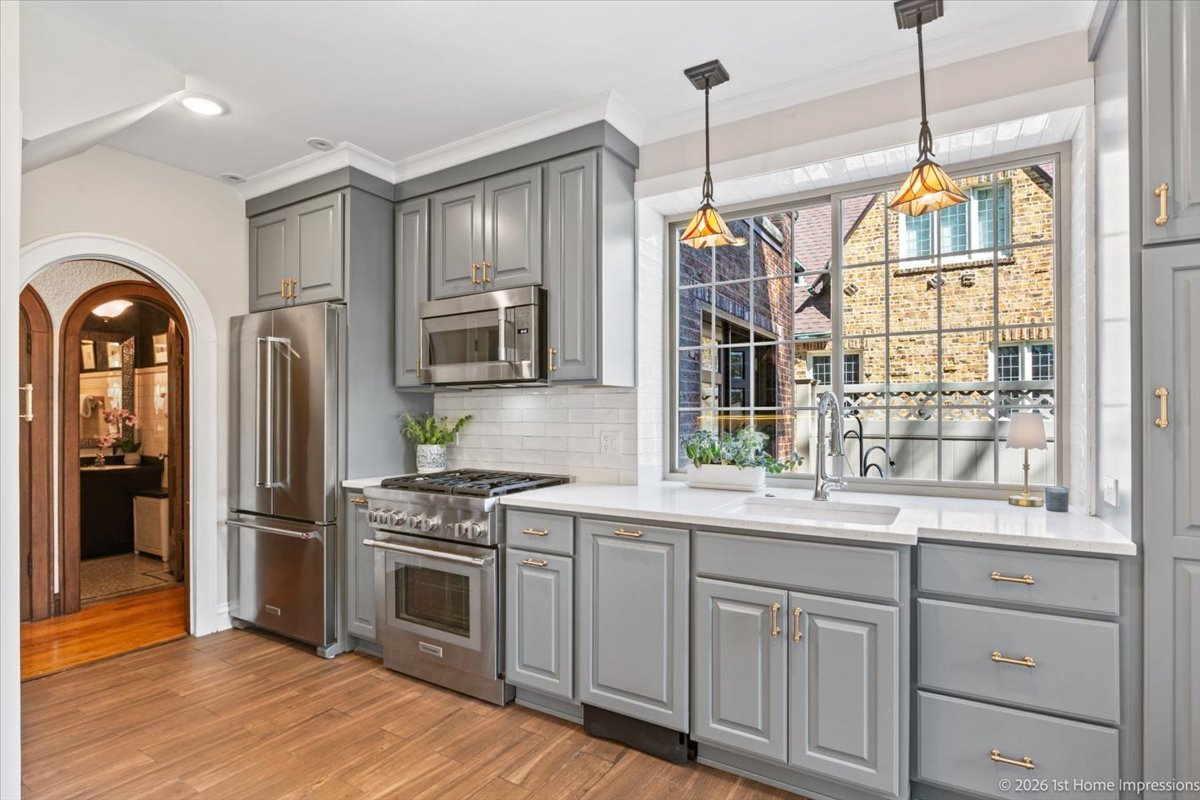 9955 S Hamilton Avenue, Chicago, IL 60643