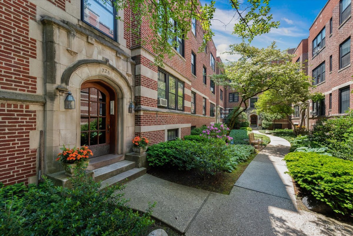 726 Hinman Avenue #2E, Evanston, IL 60202