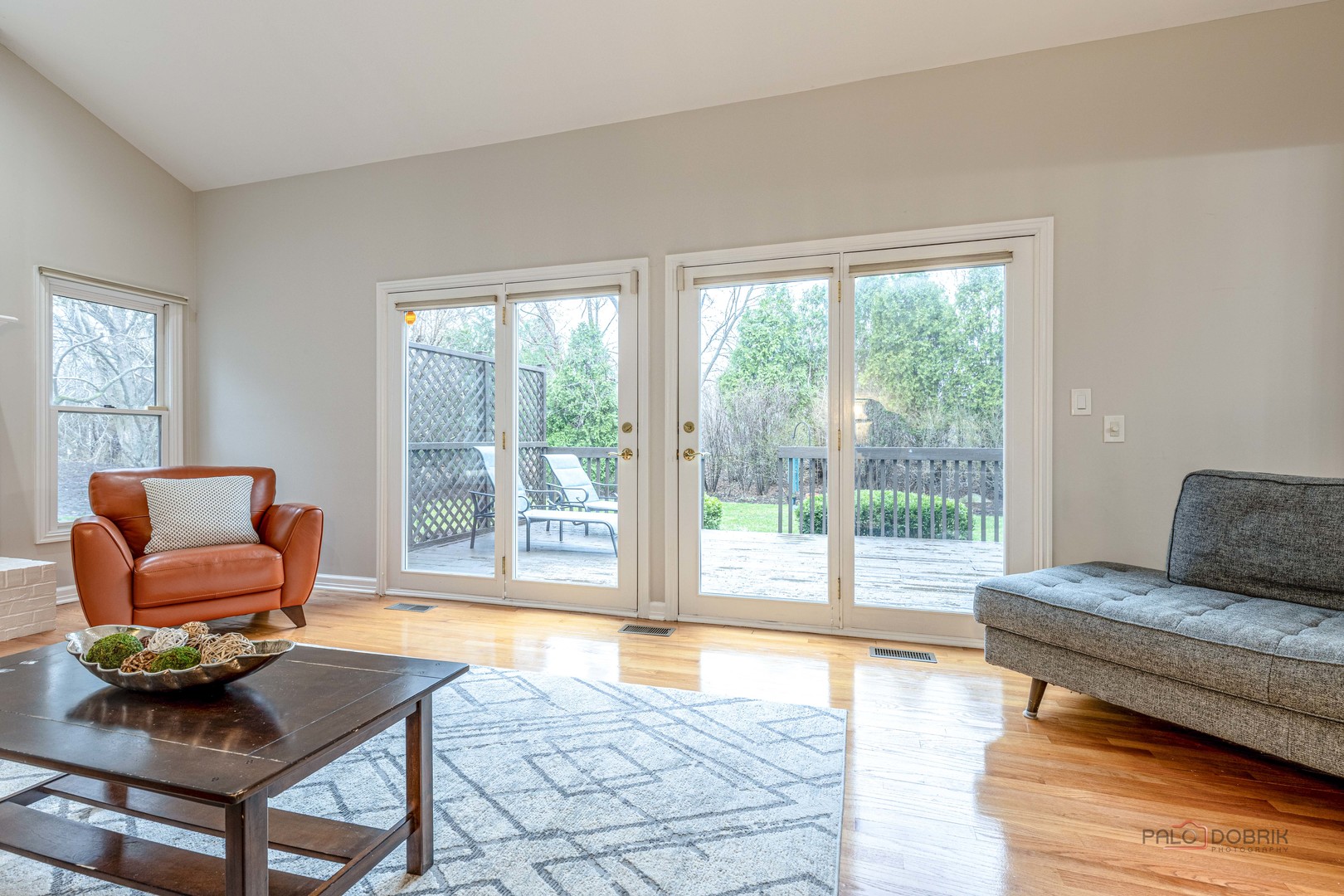 9 Devonshire Lane, Lincolnshire, IL 60069