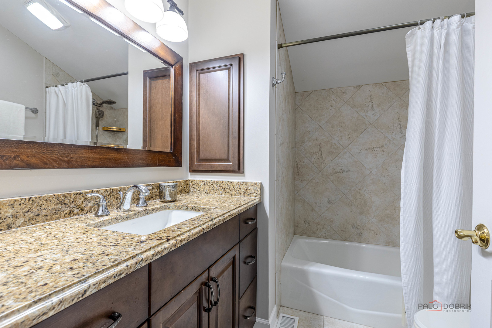 9 Devonshire Lane, Lincolnshire, IL 60069