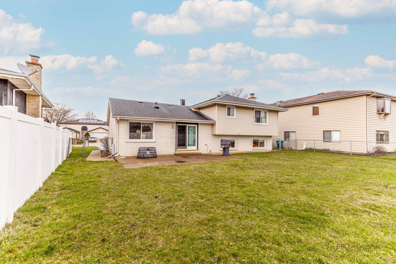 1124 N Anvil Court, Addison, IL 60101