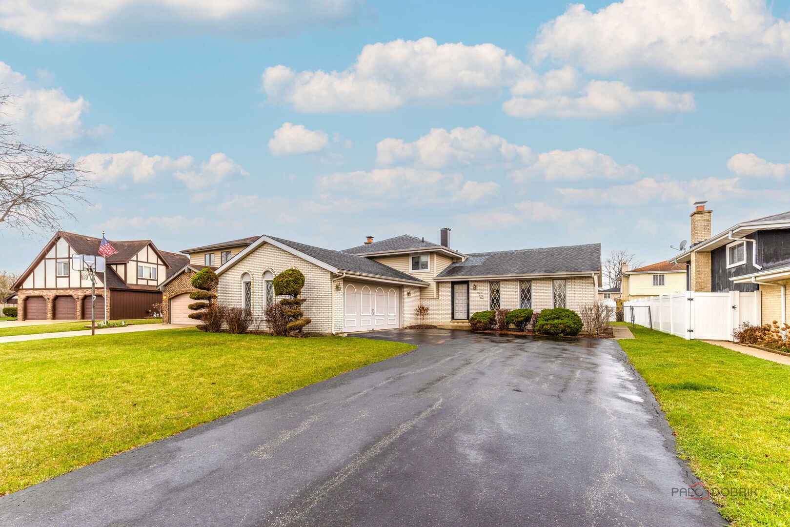 1124 N Anvil Court, Addison, IL 60101