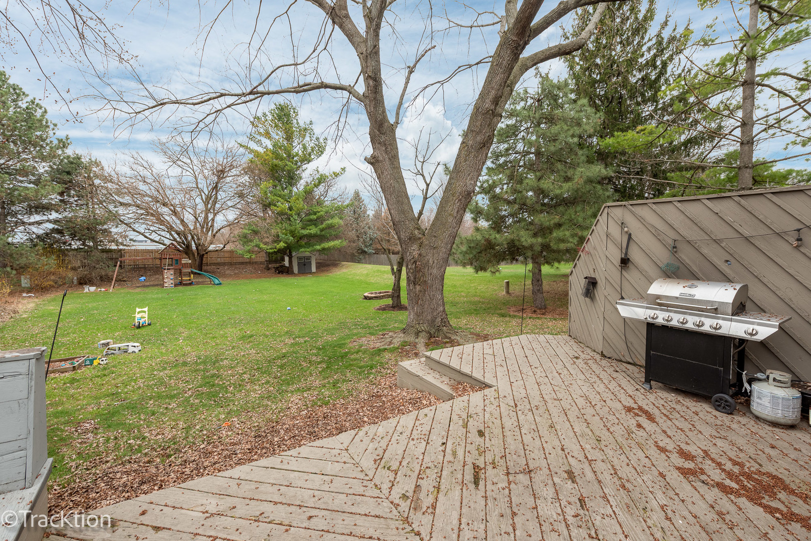 401 S Whispering Hills Drive, Naperville, IL 60540