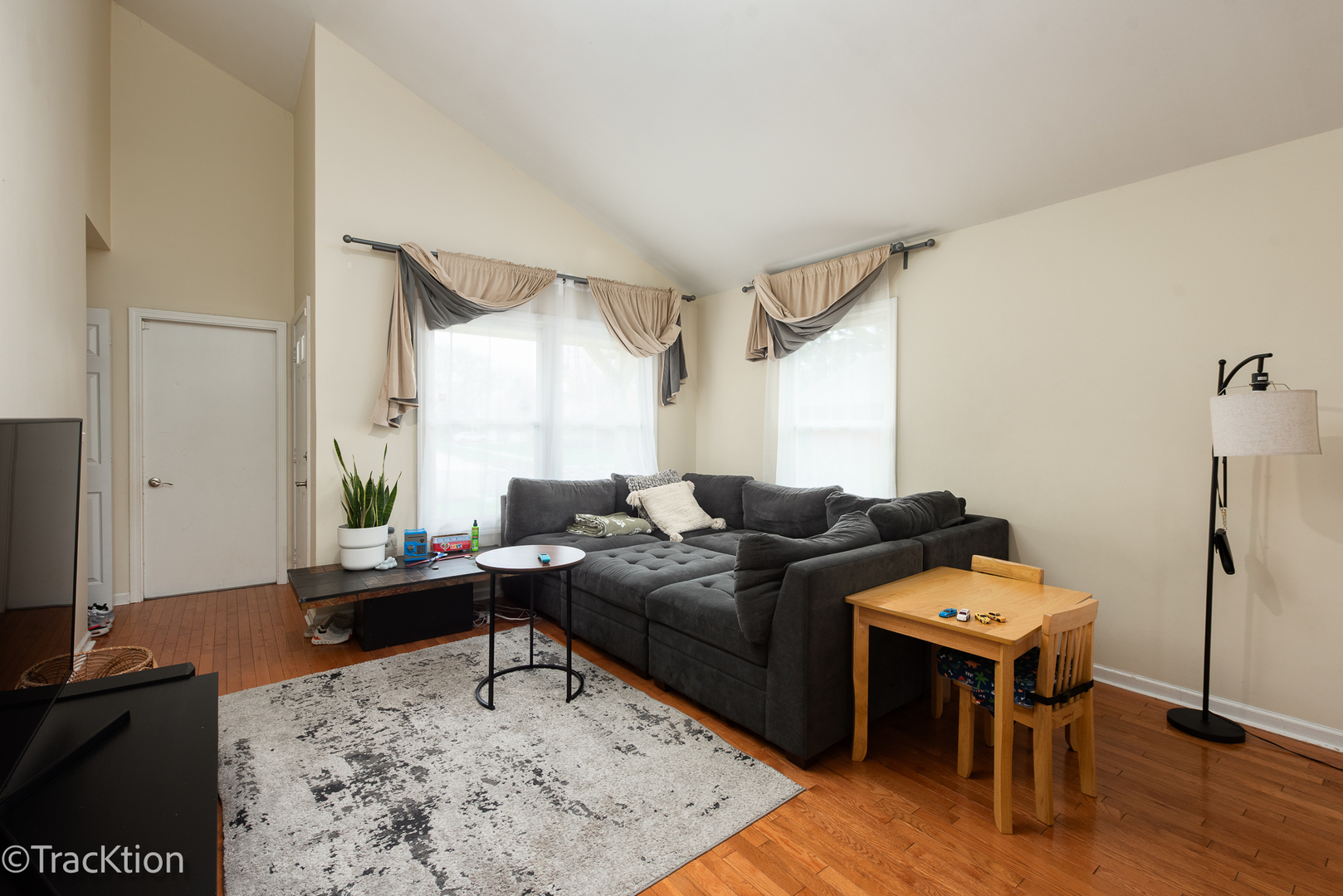 401 S Whispering Hills Drive, Naperville, IL 60540