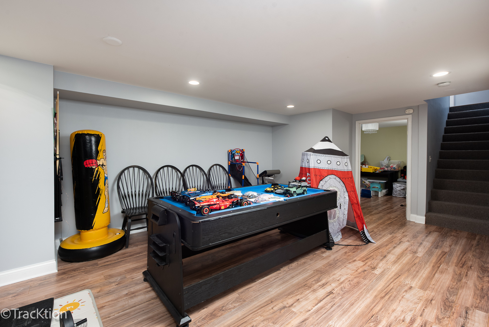 401 S Whispering Hills Drive, Naperville, IL 60540