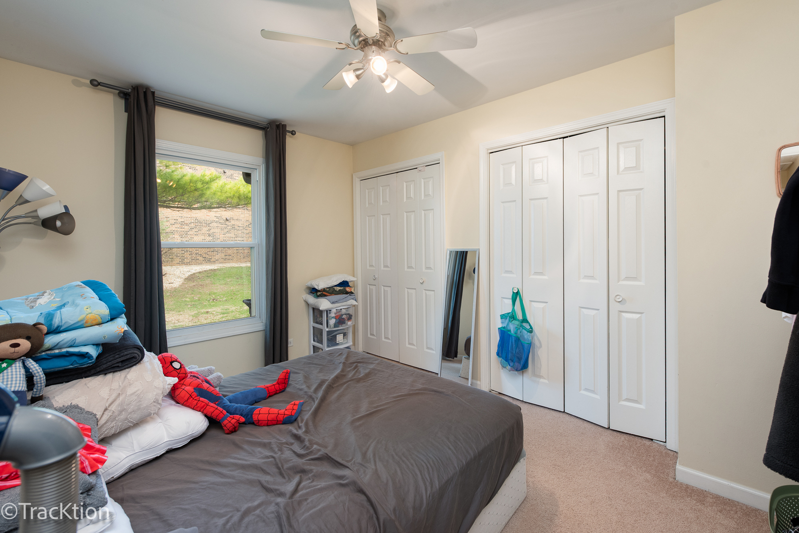 401 S Whispering Hills Drive, Naperville, IL 60540