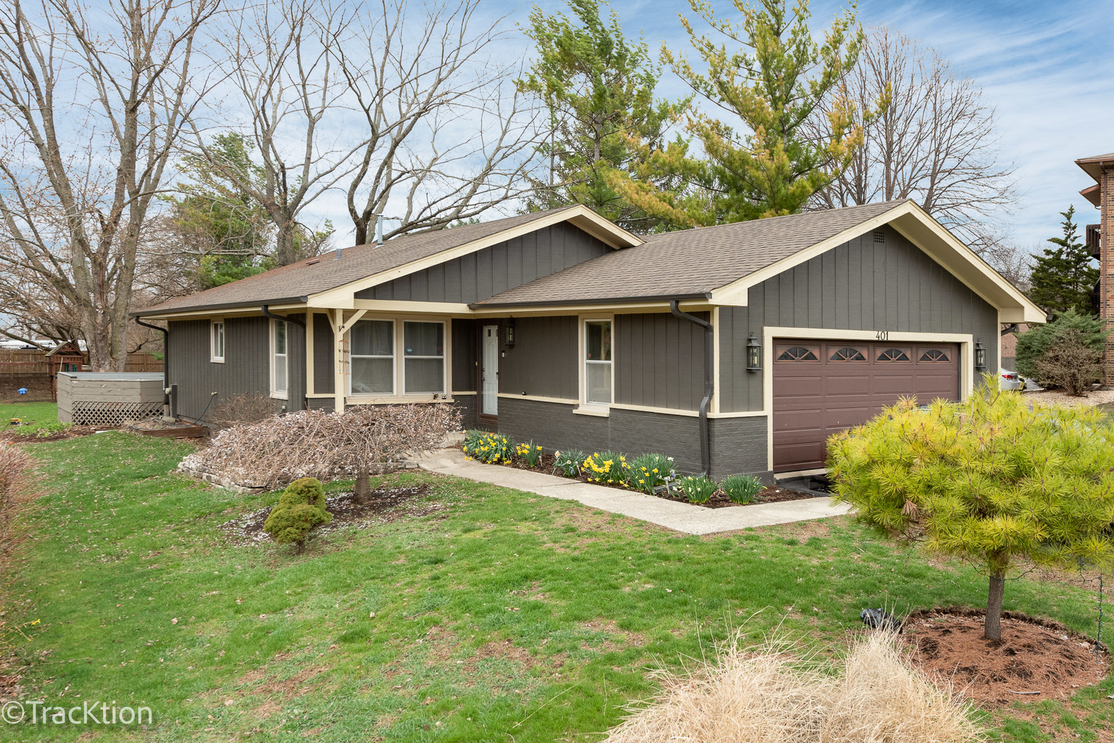 401 S Whispering Hills Drive, Naperville, IL 60540