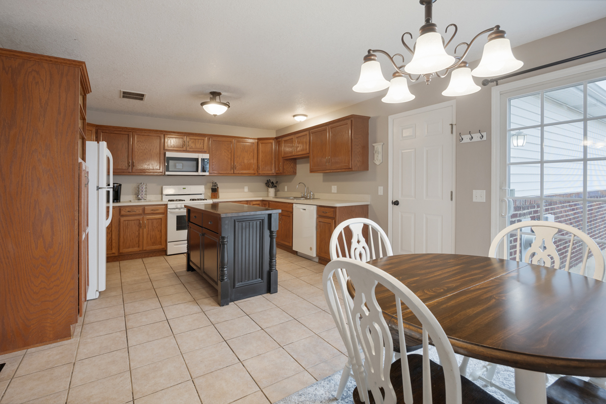 1142 Beauchamp Avenue, Manteno, IL 60950