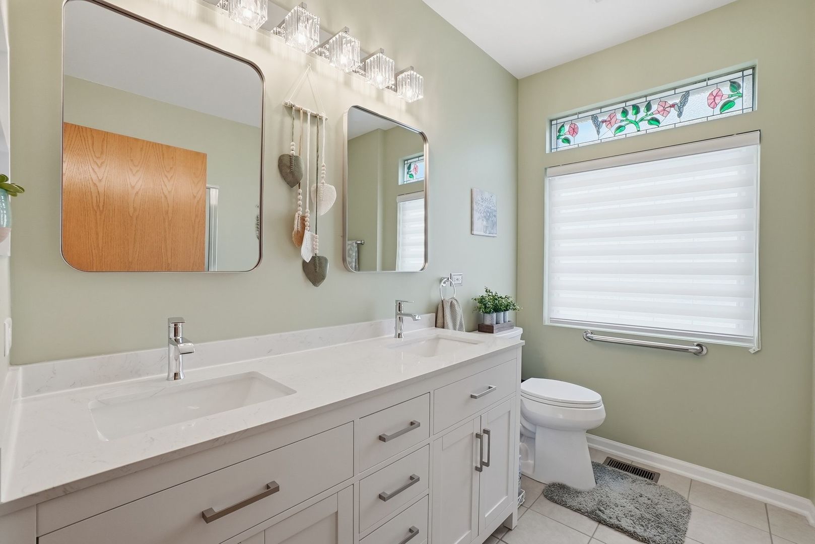 16122 Seneca Lake Circle, Crest Hill, IL 60403