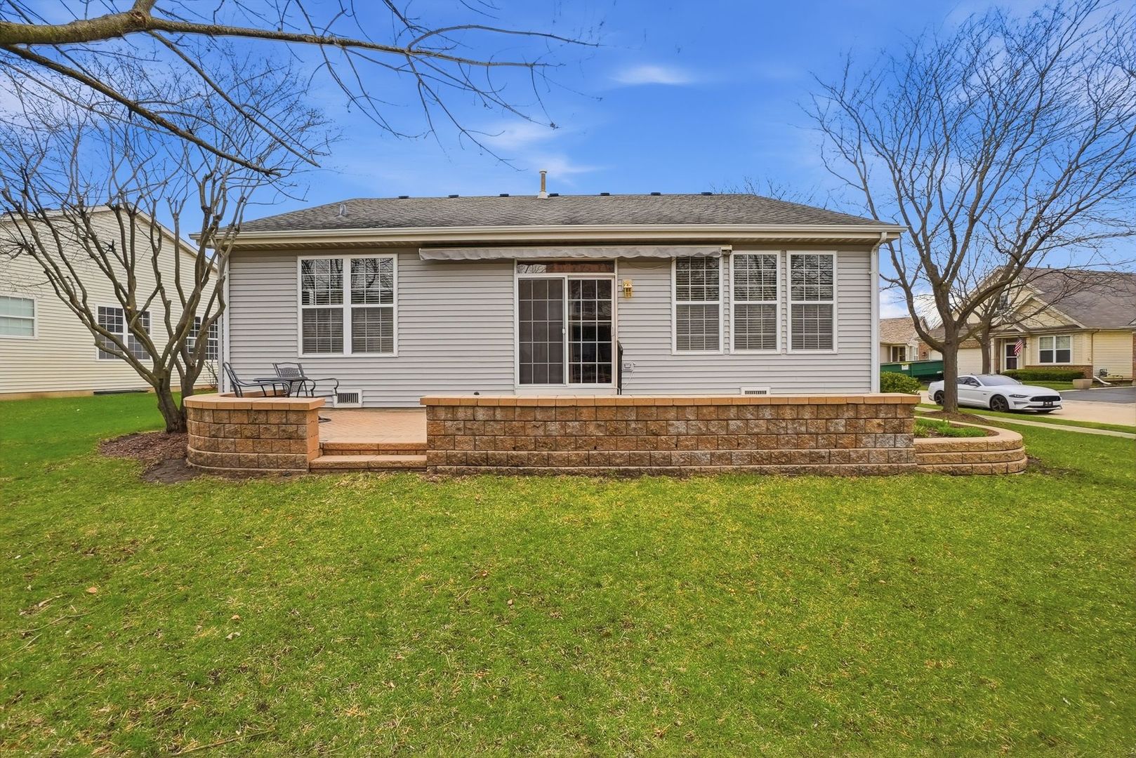 16122 Seneca Lake Circle, Crest Hill, IL 60403