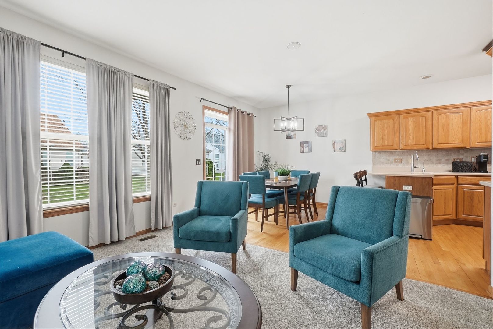 16122 Seneca Lake Circle, Crest Hill, IL 60403