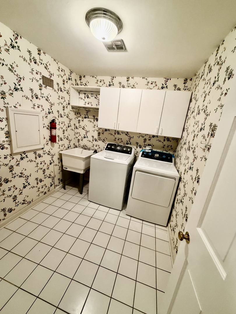 26 Windsor Drive, Oak Brook, IL 60523