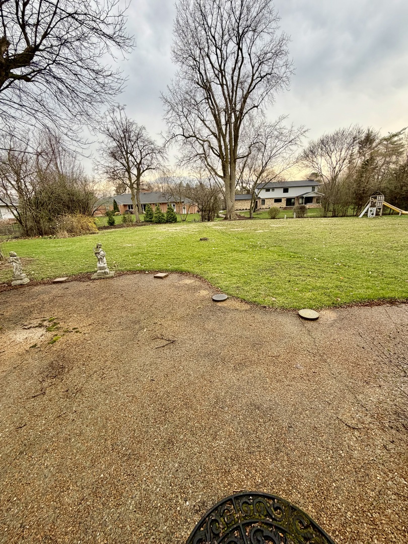 26 Windsor Drive, Oak Brook, IL 60523