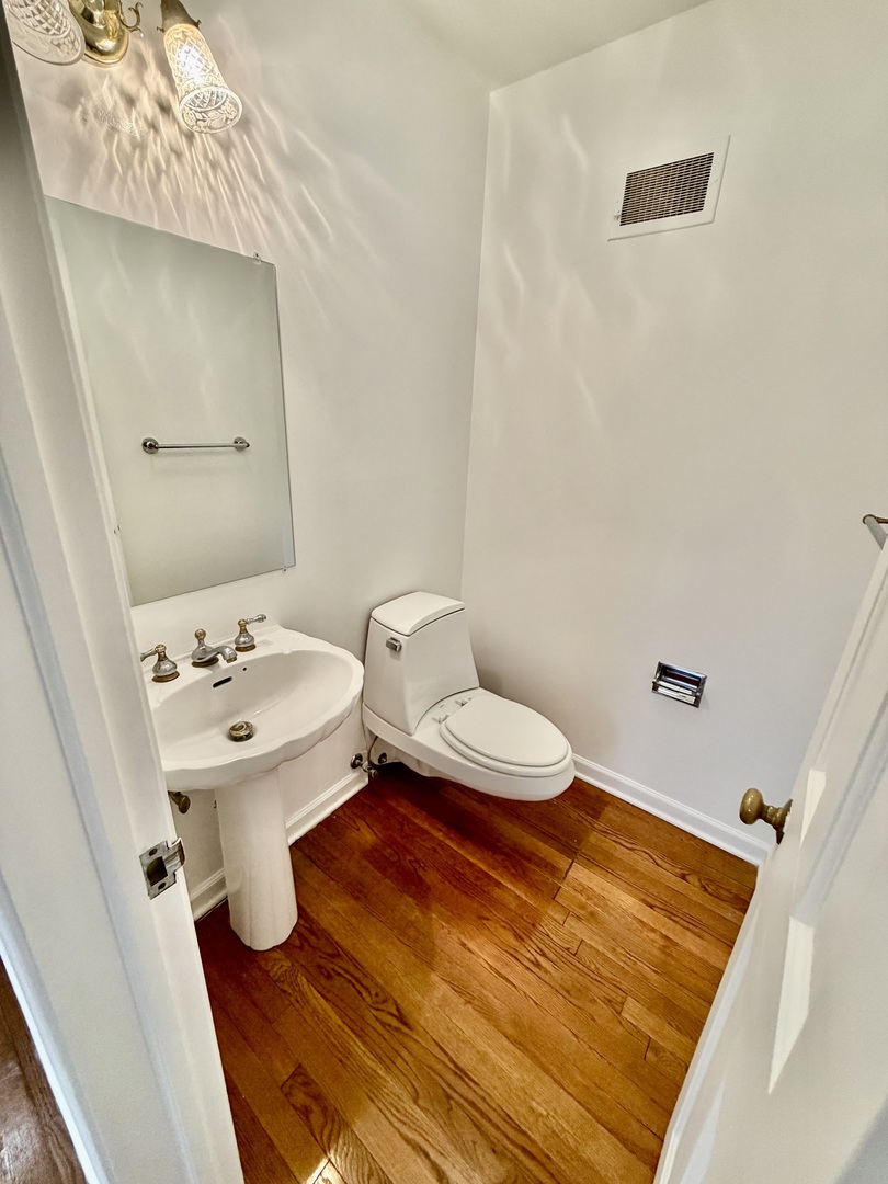 26 Windsor Drive, Oak Brook, IL 60523