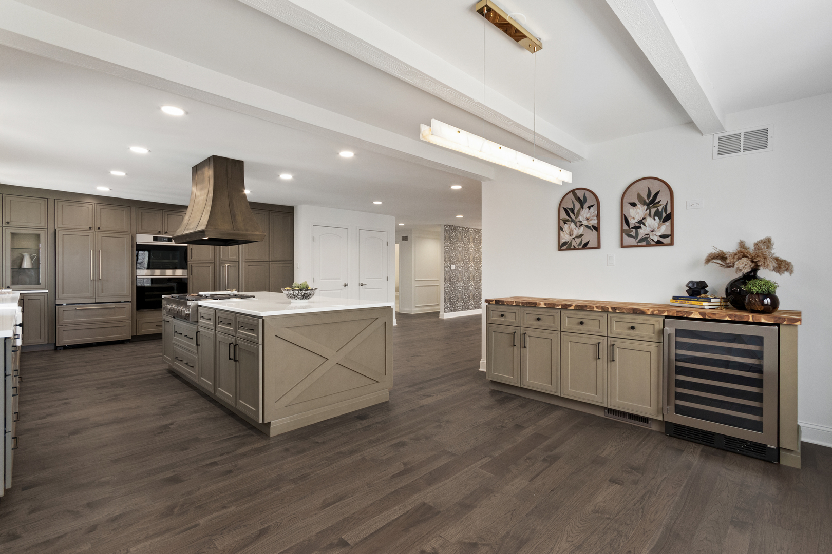 674 Plum Tree Road, Barrington Hills, IL 60010