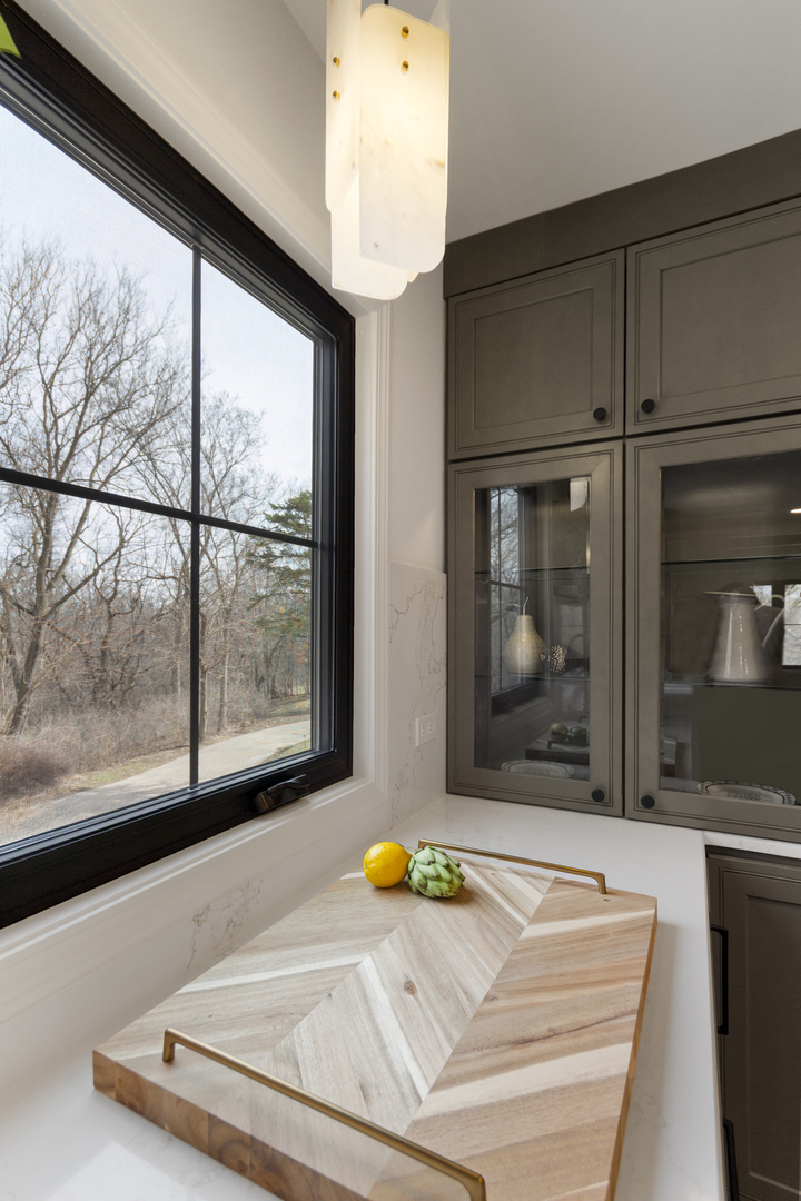 674 Plum Tree Road, Barrington Hills, IL 60010