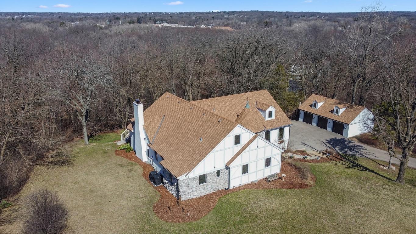 674 Plum Tree Road, Barrington Hills, IL 60010