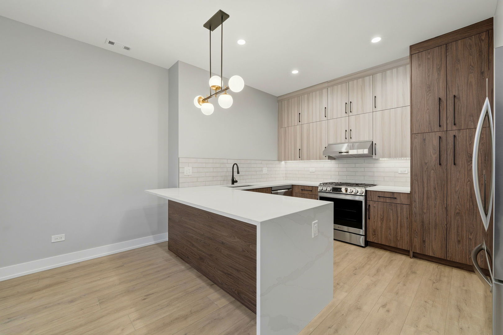 2355 W Flournoy Street #G01, Chicago, IL 60612