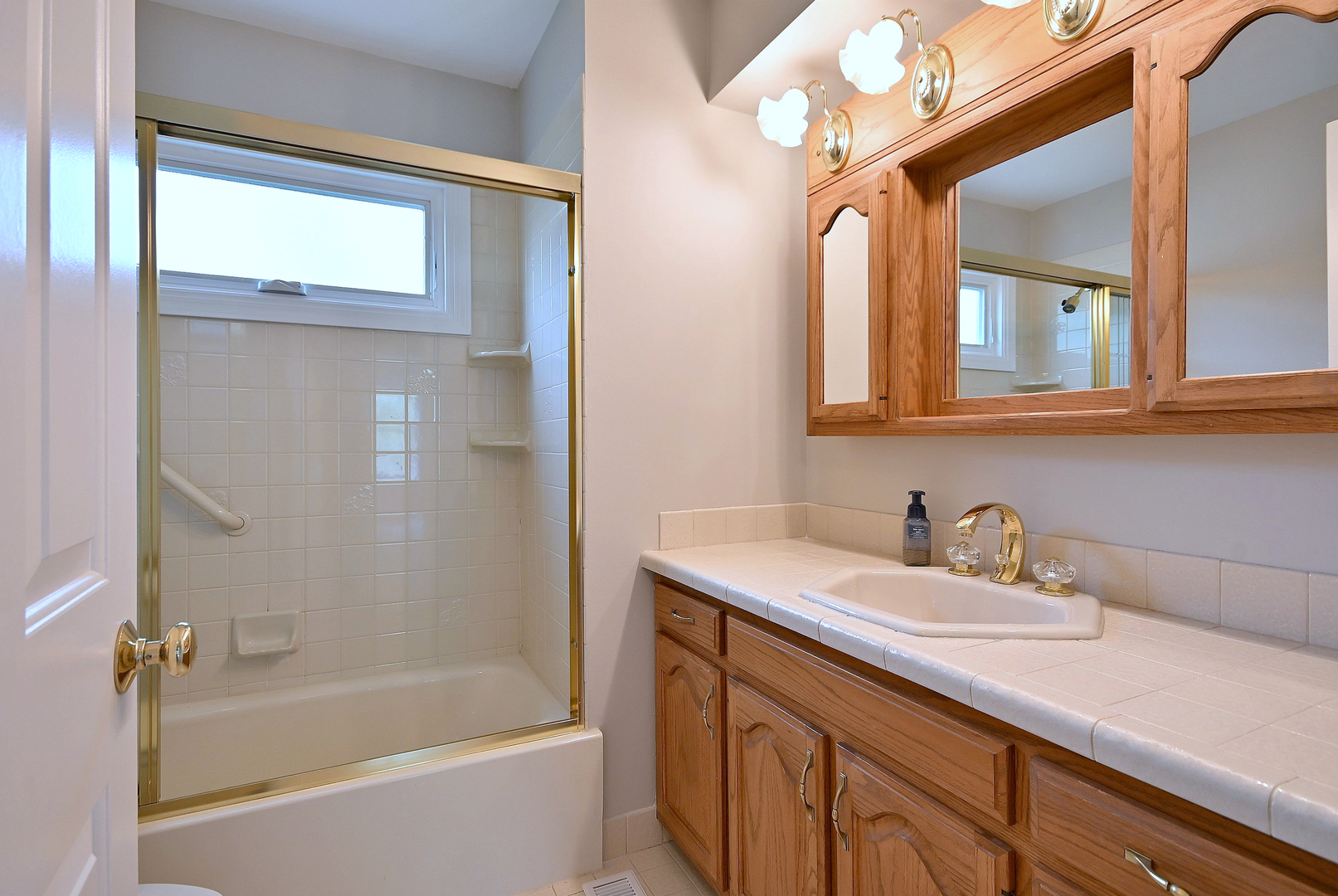 1408 Colony Court, Lombard, IL 60148