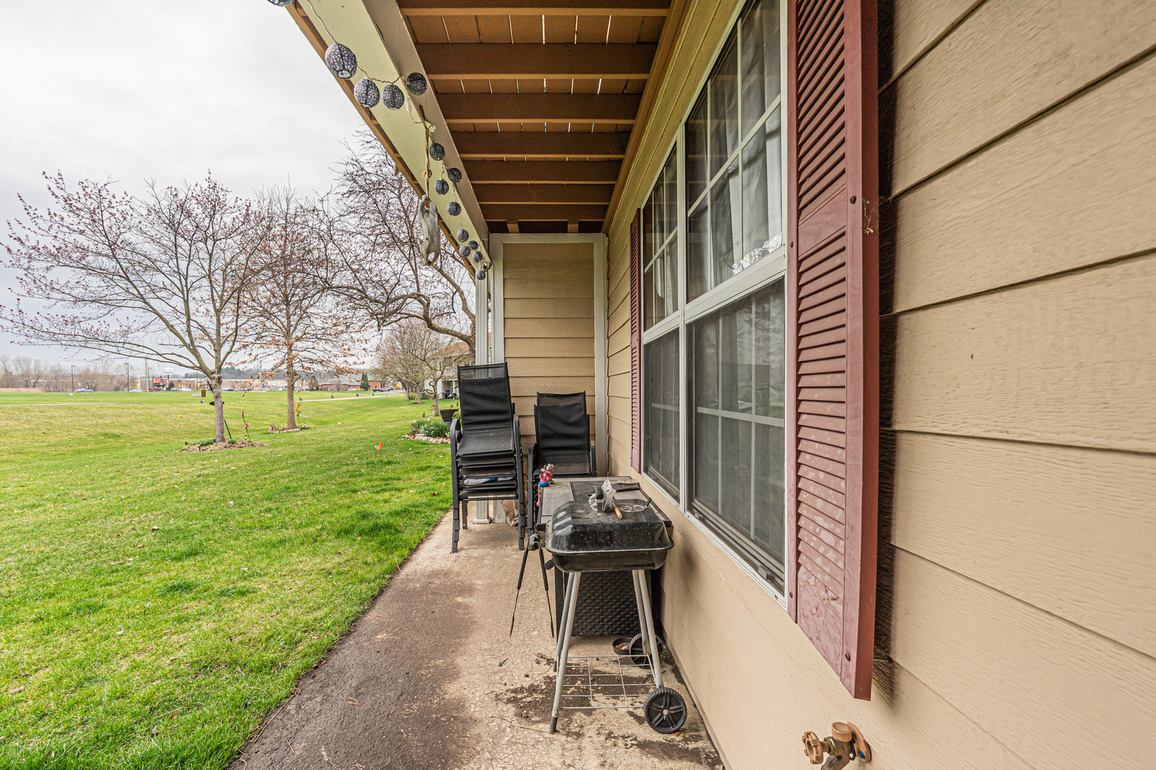 691 W Streamwood Boulevard #A, Streamwood, IL 60107