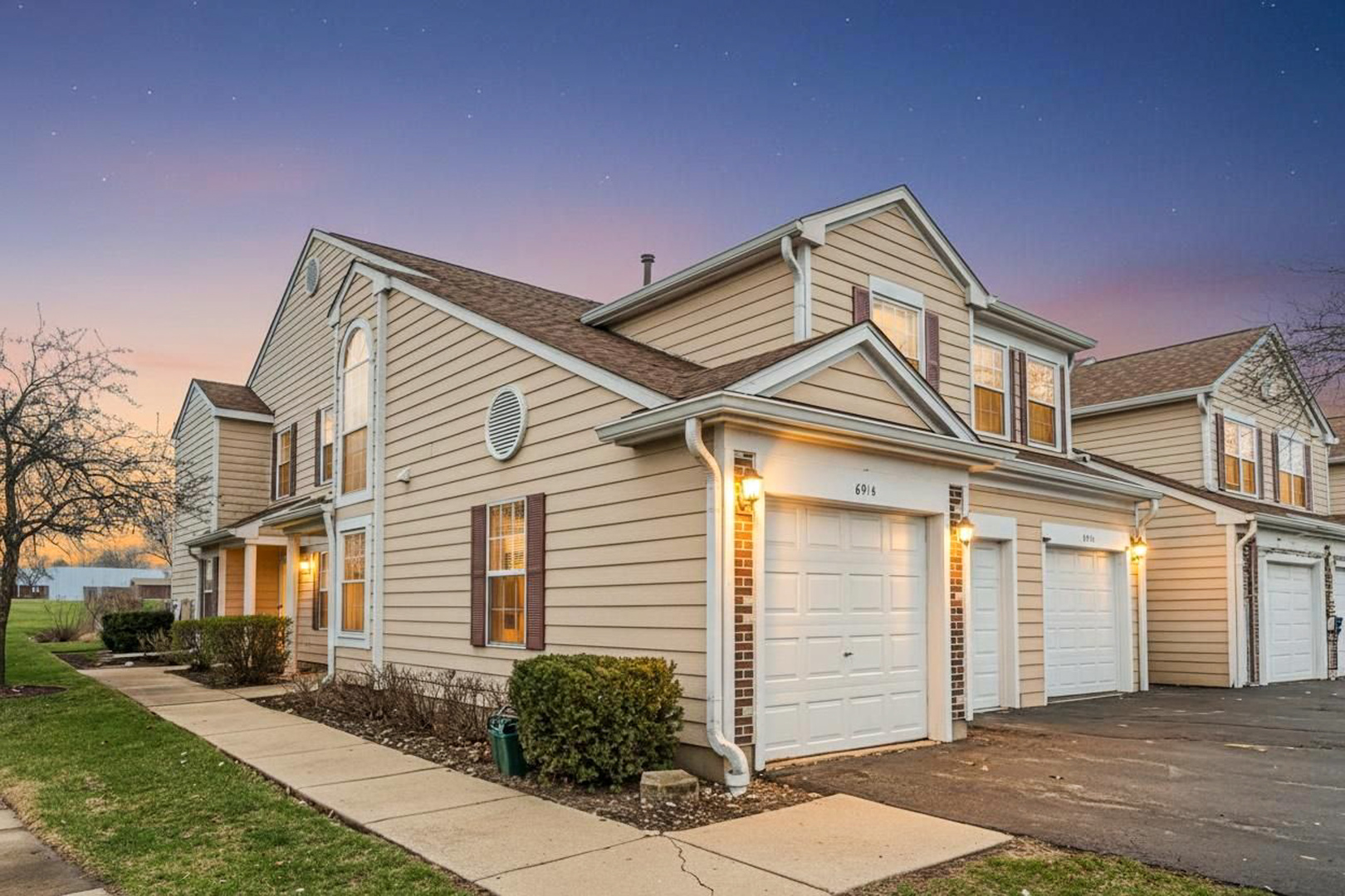 691 W Streamwood Boulevard #A, Streamwood, IL 60107