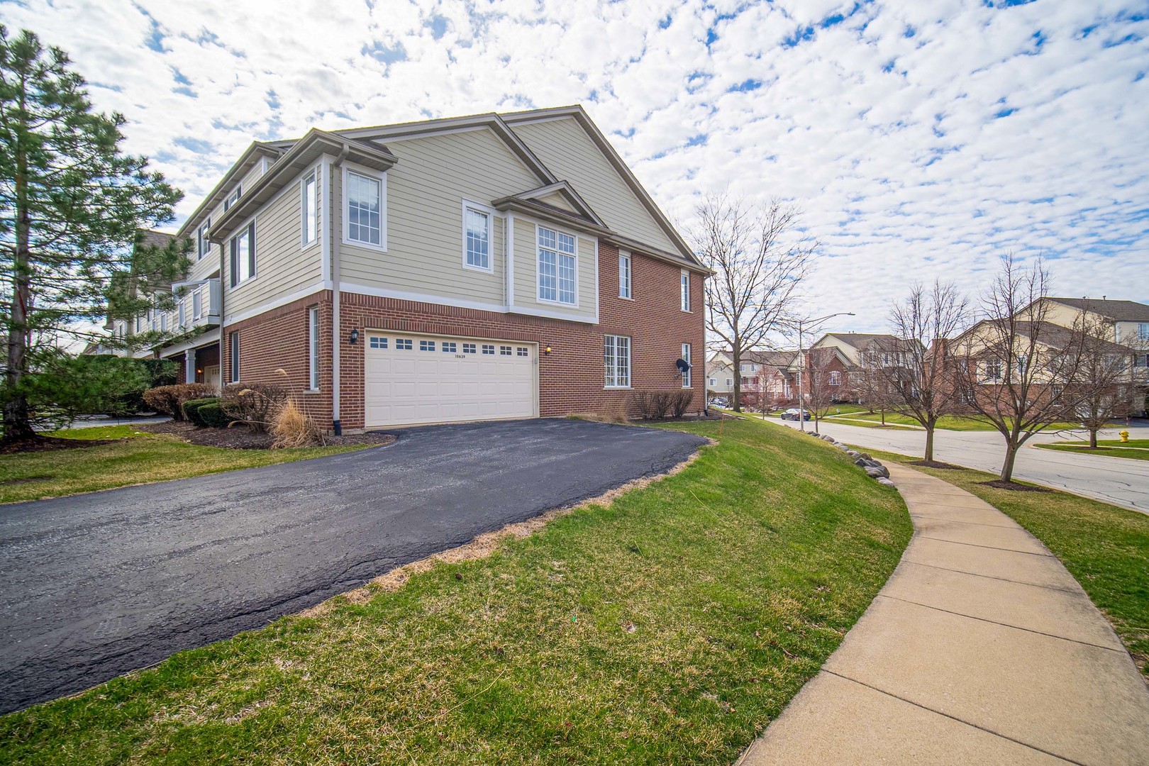 10639 Dani Lane, Orland Park, IL 60462